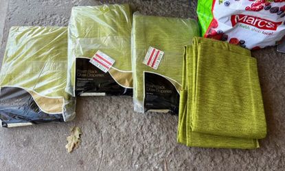 Vintage avocado green foam back drapes x4