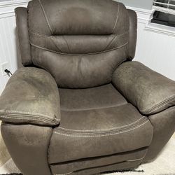 Power Recliner - Large Comfy Non-Smoking Home