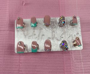 Short square press on nails bright teal green rhinestones