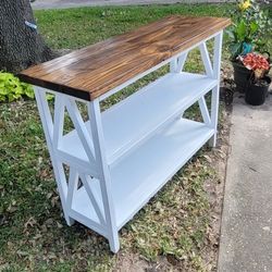 Farmhouse Stand