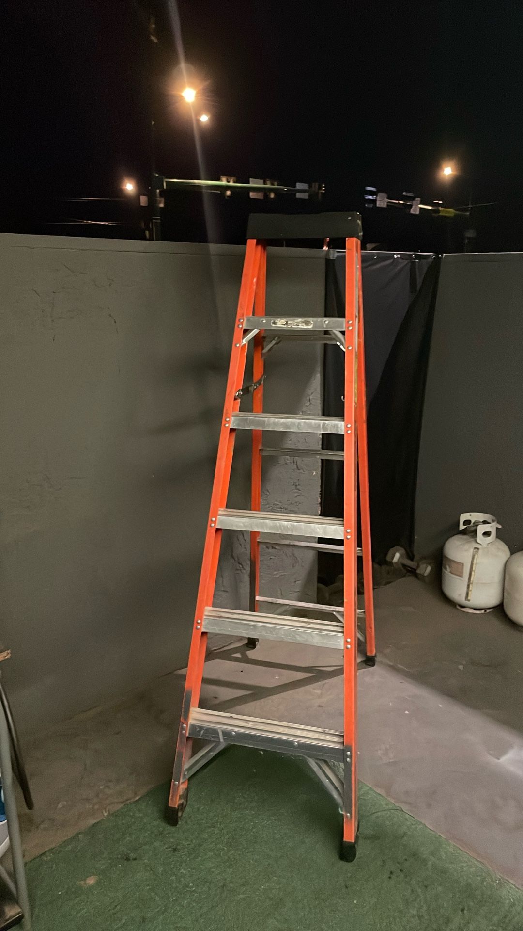 6 Ft Ladder
