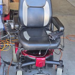 Electric wheelchair