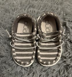 NEW Hey Dude Toddler Size 4