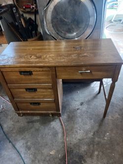 Oh Wooden Desk With Four Doors