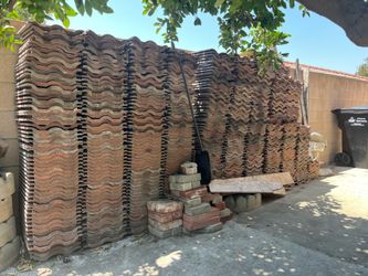 Concrete roof tile
