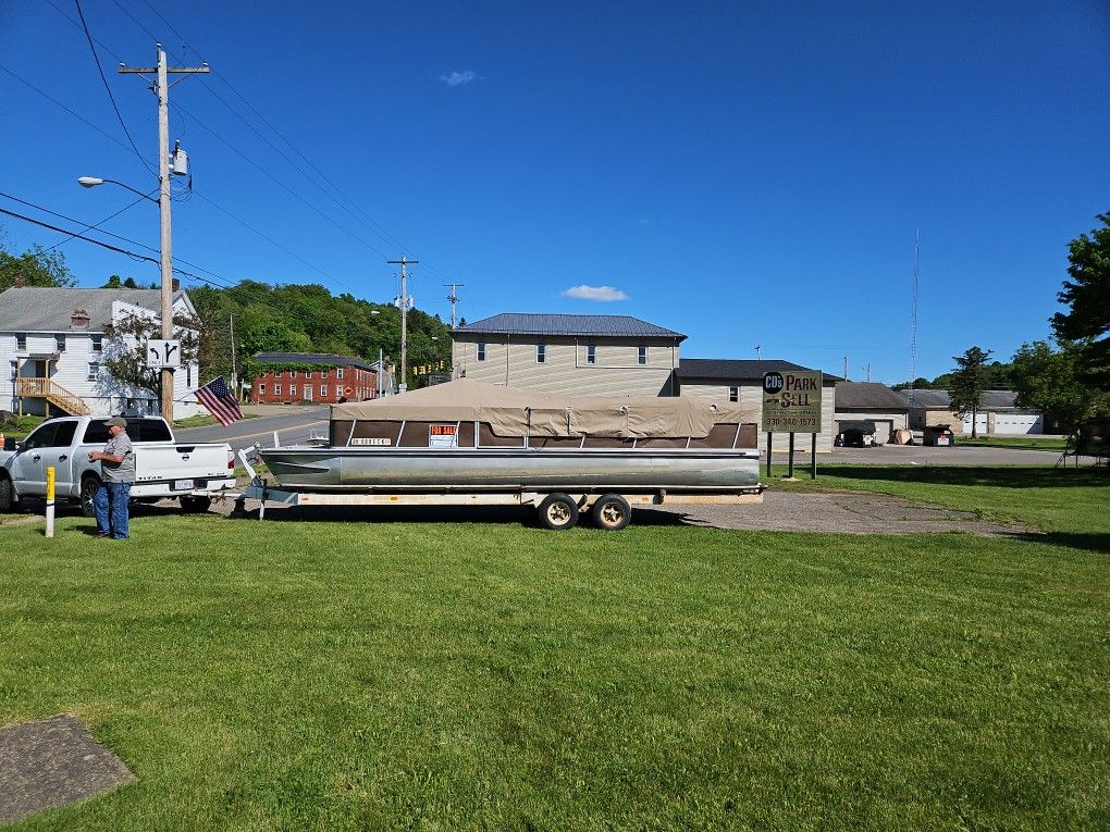 28 Foot Pontoon