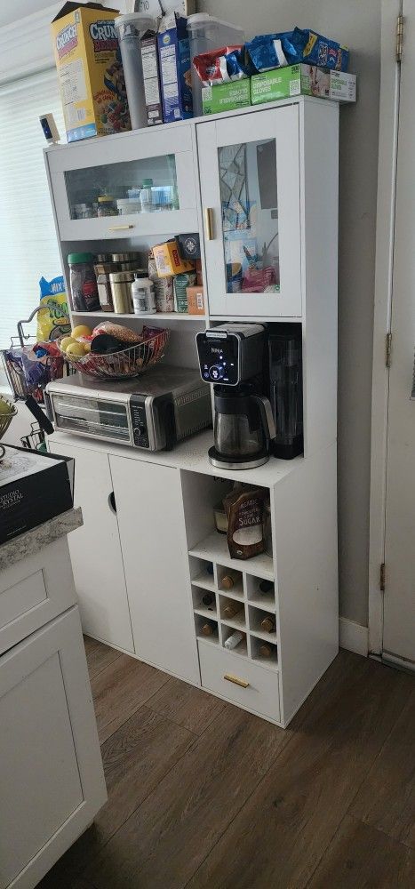 Kitchen Cabinet / Pantry