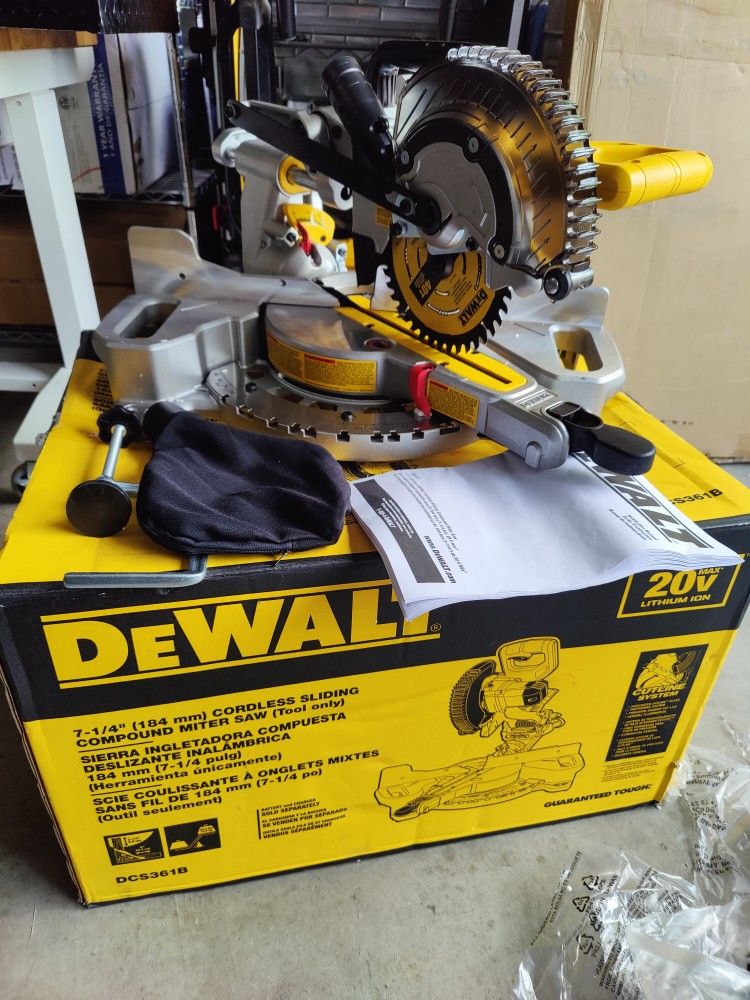 DeWalt 7-1/4" Single Bevel Sliding Miter Saw 20v