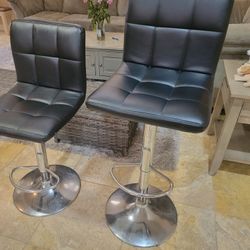 Like New Adjustable Bar Stools 