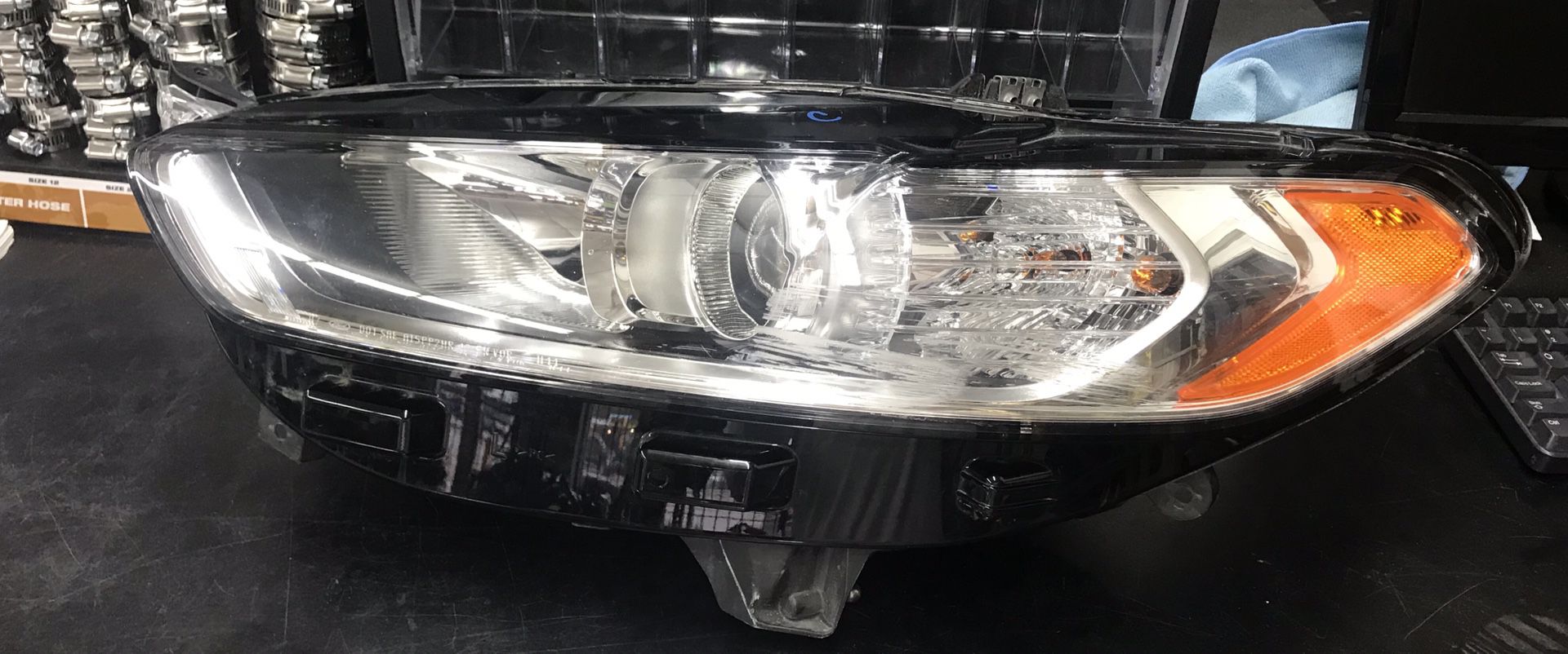 2013 - 2016 Ford Fusion Headlight LH Halogen