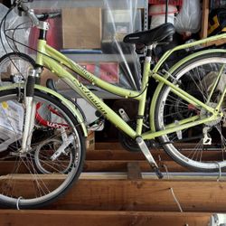 Schwinn Solitaire Bike SR Suntour with Shimano Brakes
