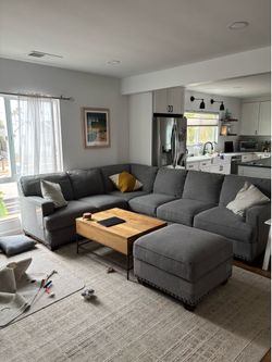 Thomasville Sectional & Ottoman