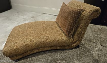 Chaise Lounge Chair/Couch