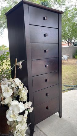 Gorgeous tall chest 7 drawers work perfectly clean and new condition