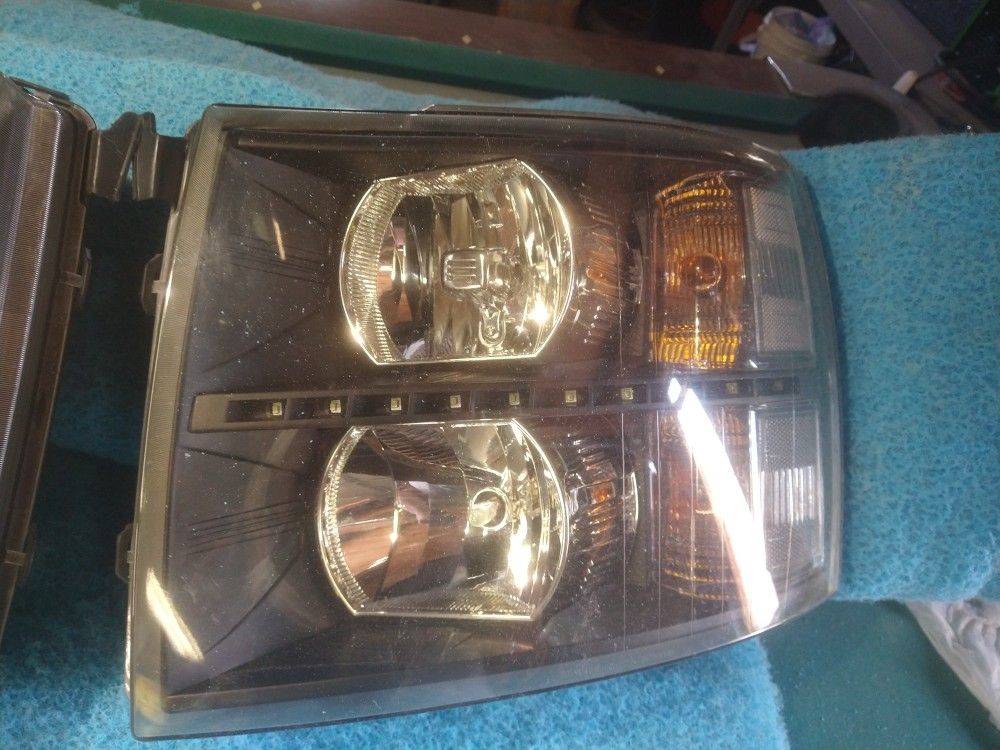 07 Chevy Silverado, Tahoe LED Headlights