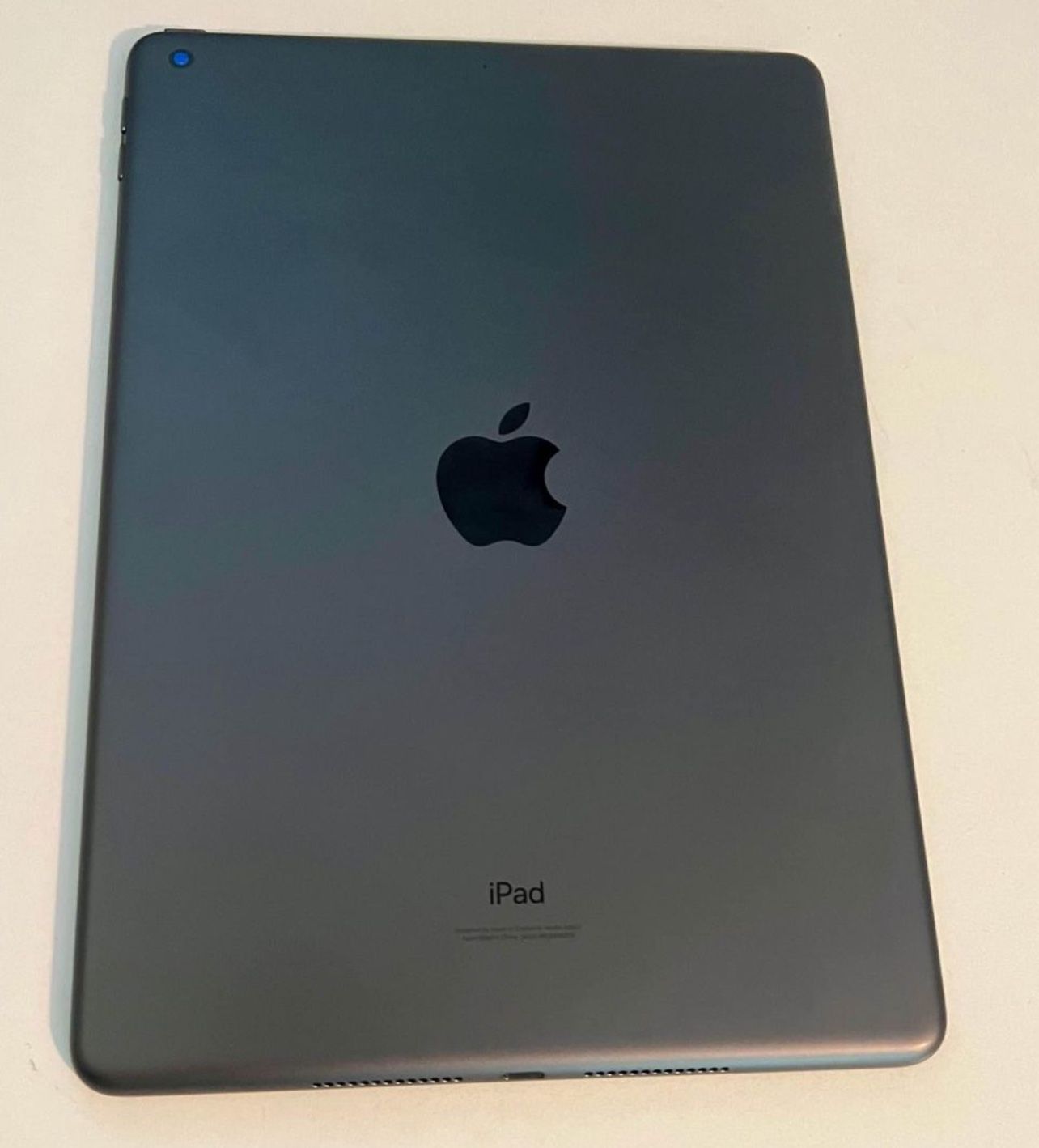 iPad 7th Gen - 10.2 - 32gb - WiFi+ Cellular Unlocked 