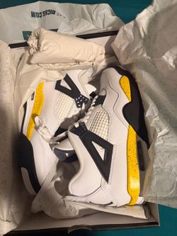 Air Jordan 4 Retro size 8