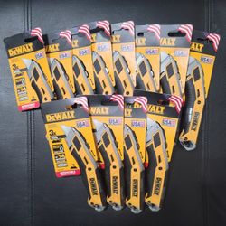 ONE DeWalt Water Resistant Retractable Knife