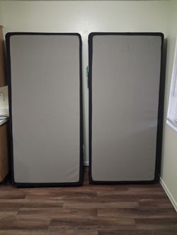 Nice Strong and Sturdy King-size Black spring