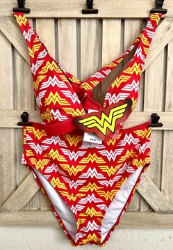 Wonder Woman Bikini 👙 Set