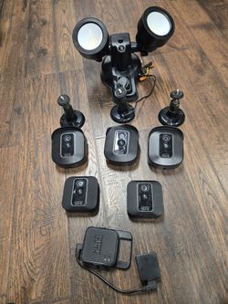 Blink cameras 5pc With Flood Light Mount,