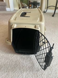 Tan pet carrier 18.5X 12.8x9.8 up to 10lbs.