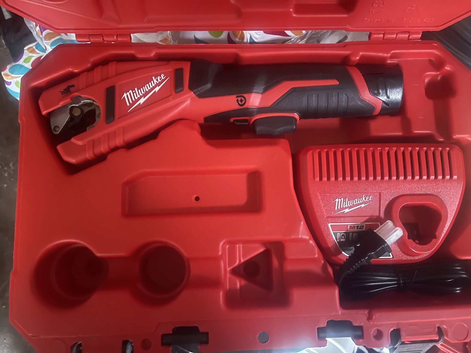 M12 12V Lithium-Ion Cordless Copper Tubing Cutter Kit with 1.5 Ah Battery, Charger and Hard Case 125 Or Best Offer 