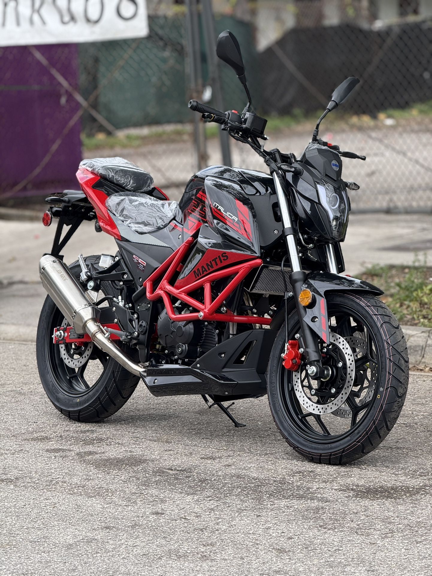 ITÁLICA MANTIS 250cc