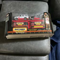 Matchbox 1999 Michael Jordan Tahoe Set
