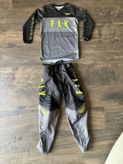 Fly Racing Youth Medium Boy Dirt Bike Set