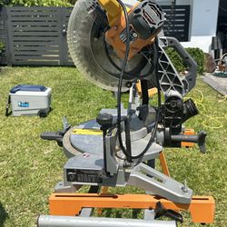 Rigid : table A saw And Mitre Saw Combination. 