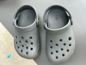 Children’s CROCS 6c