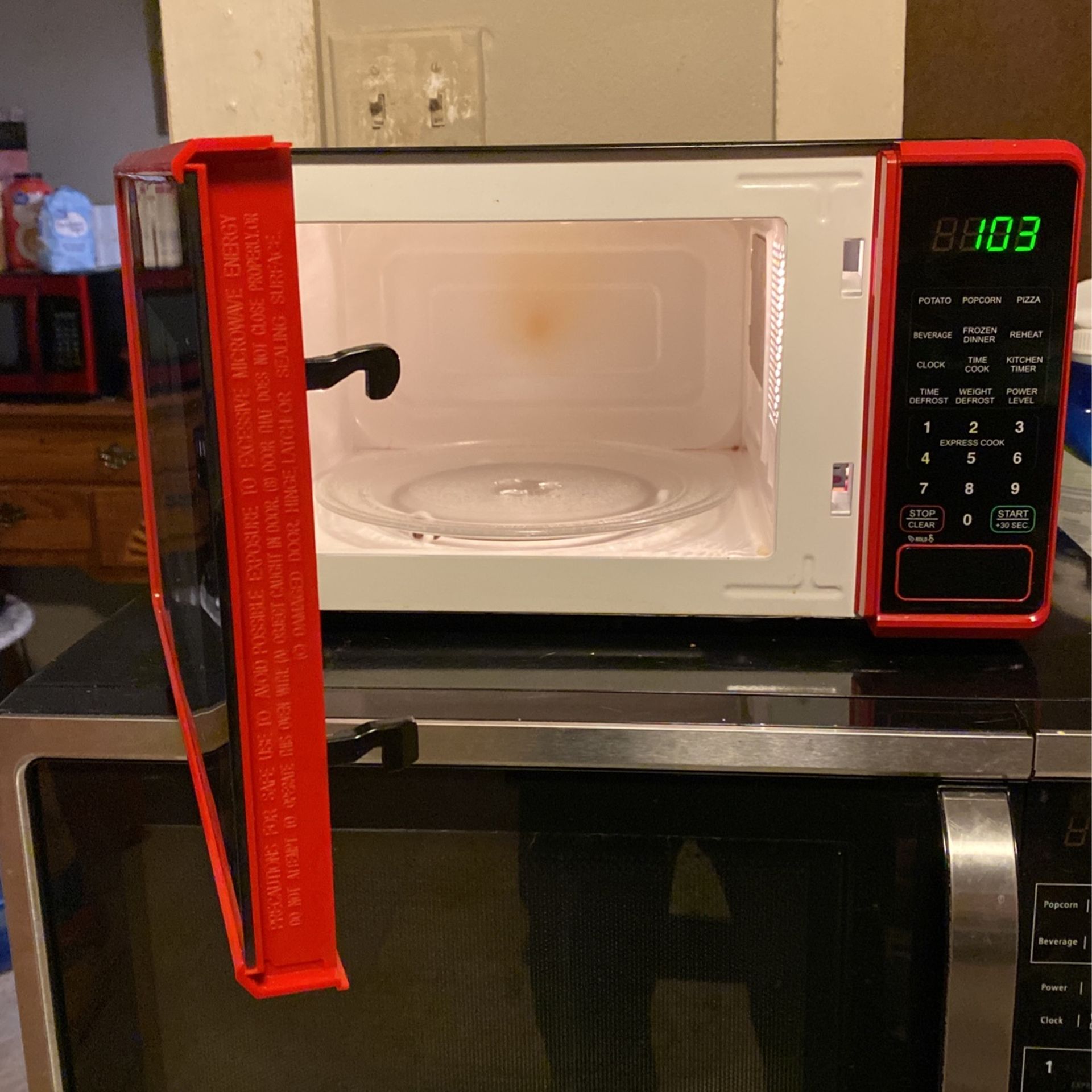 Microwave Oven. Intertek