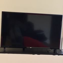 LG 32” Smart TV – Model 32LM577BZUA – Great Condition