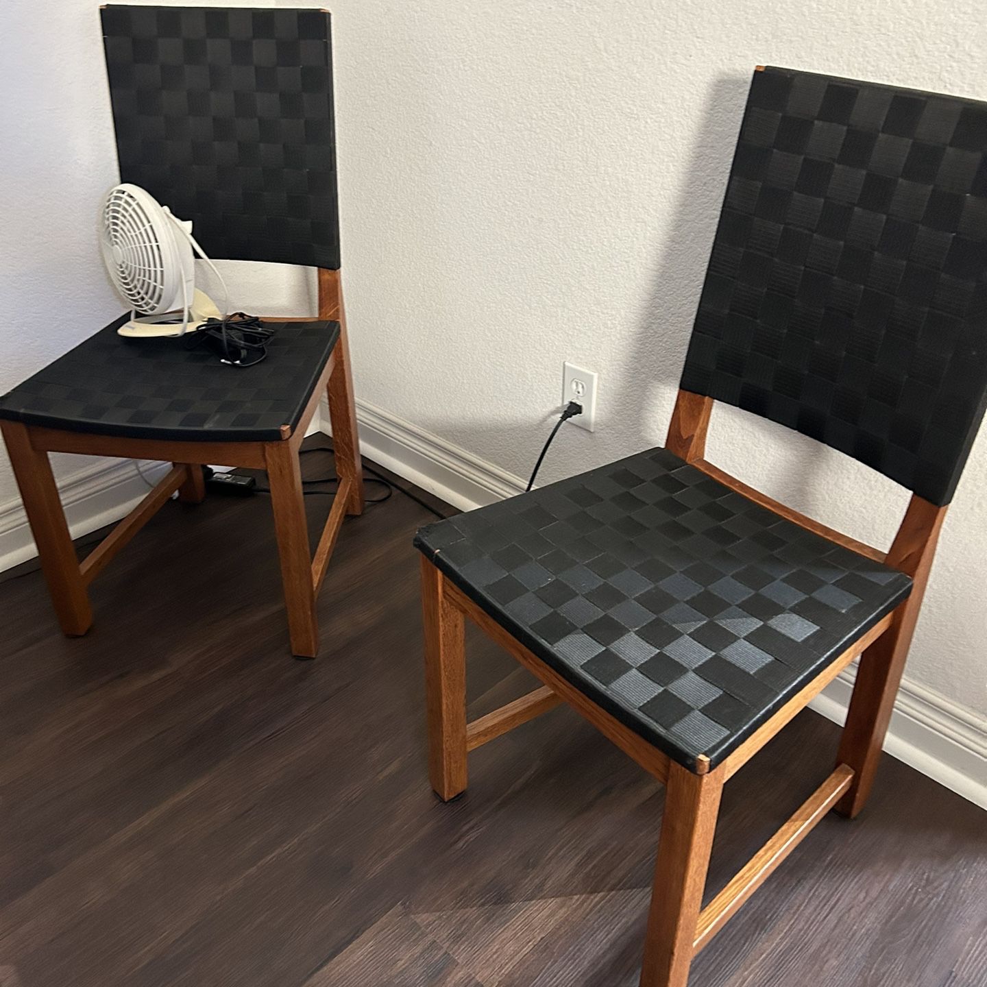 Modern Chairs (4)