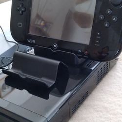 Nintendo Wii U With Extra Controller, Charger & A Few  Games