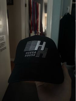 huega house hat black