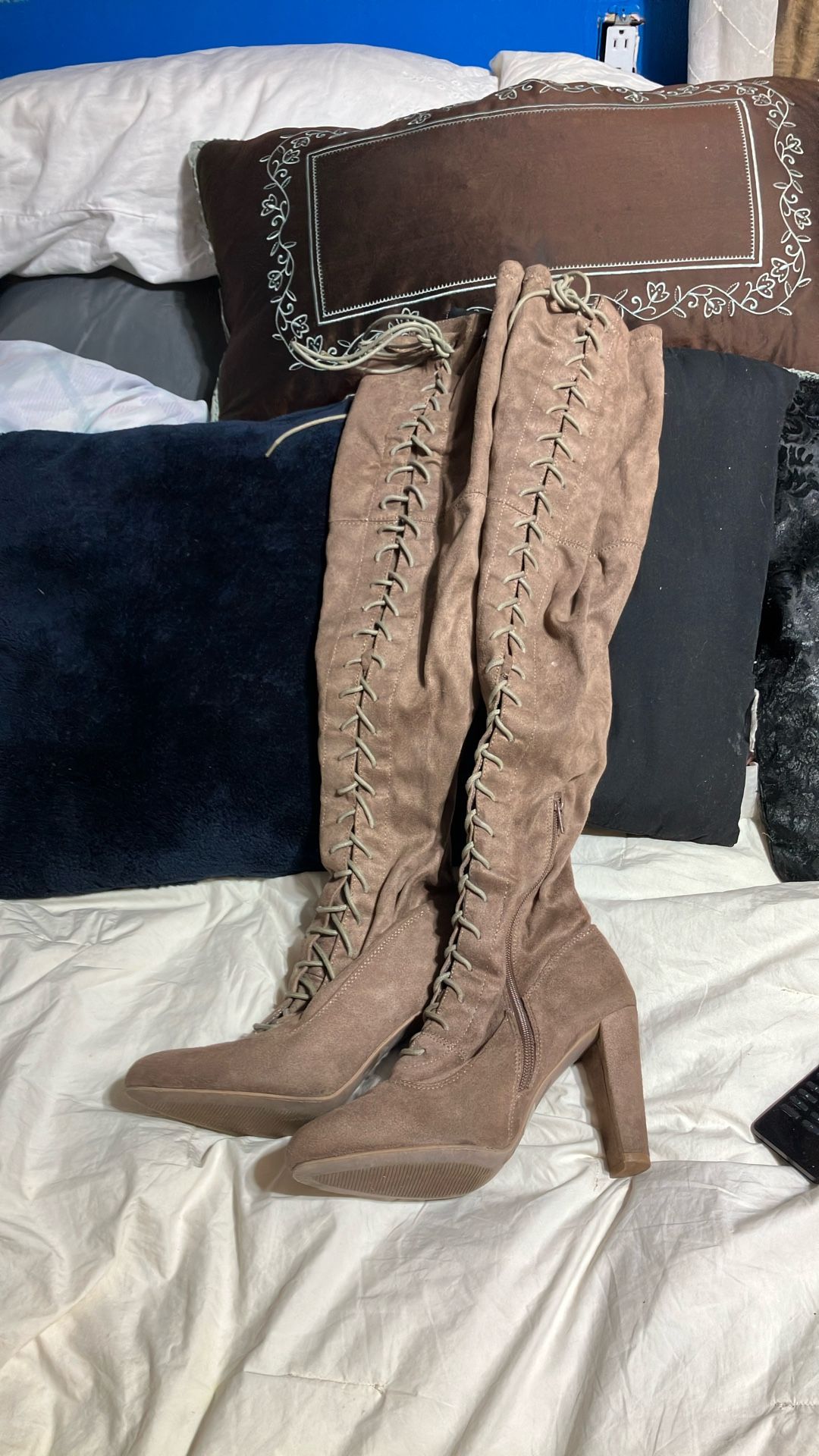 Boots Size 8
