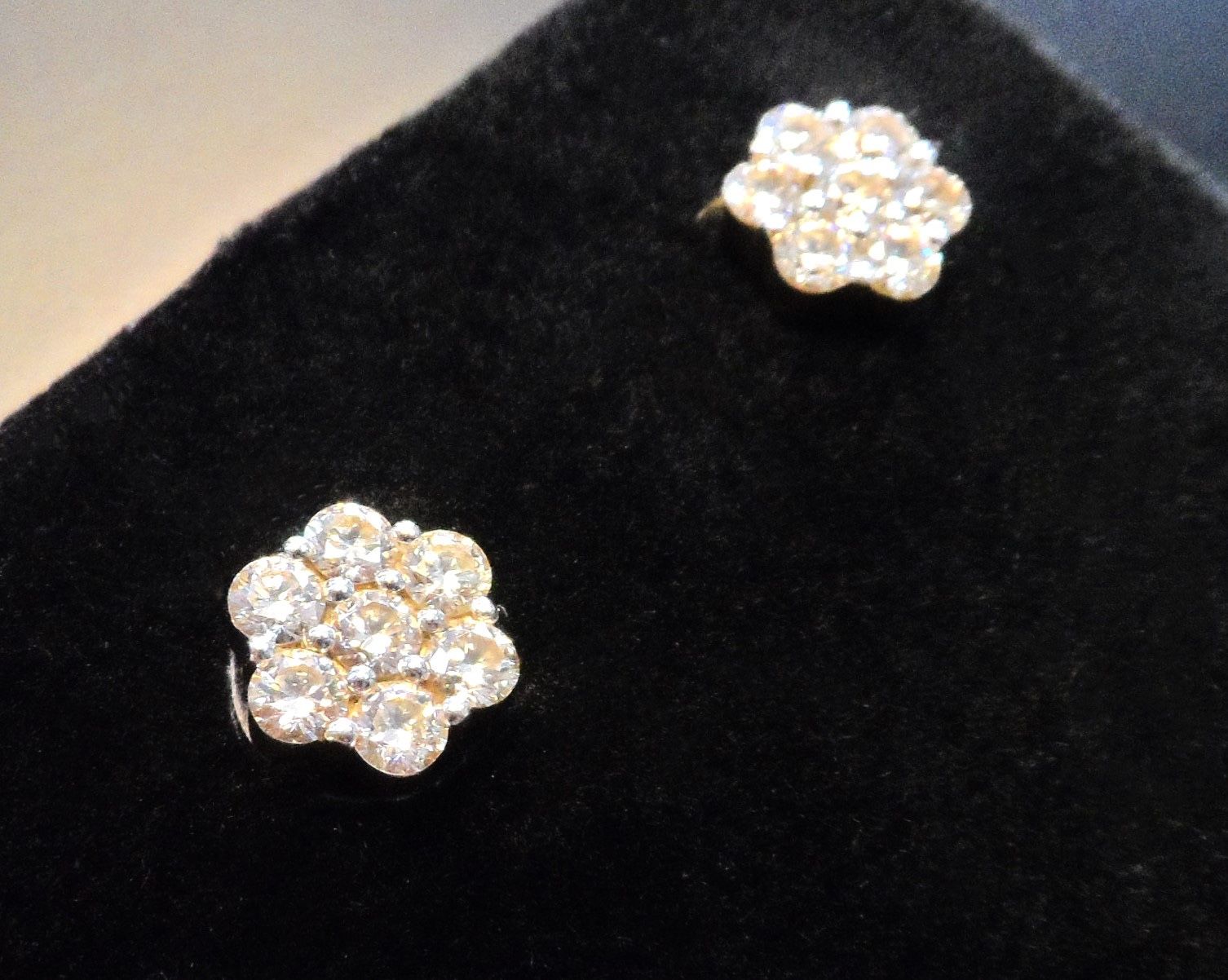 14K GOLD 1CT DIAMOND CLUSTER EARRINGS 