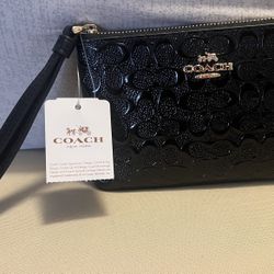 Brand New Genuine Leather Coach Wristlet 