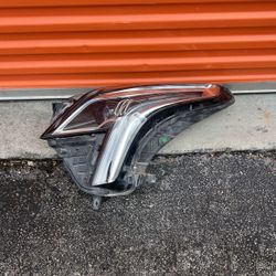 (217) 17-23 Cadillac Xt5 Left Headlight 2017 2018 2019 2020 2021 2022 2023