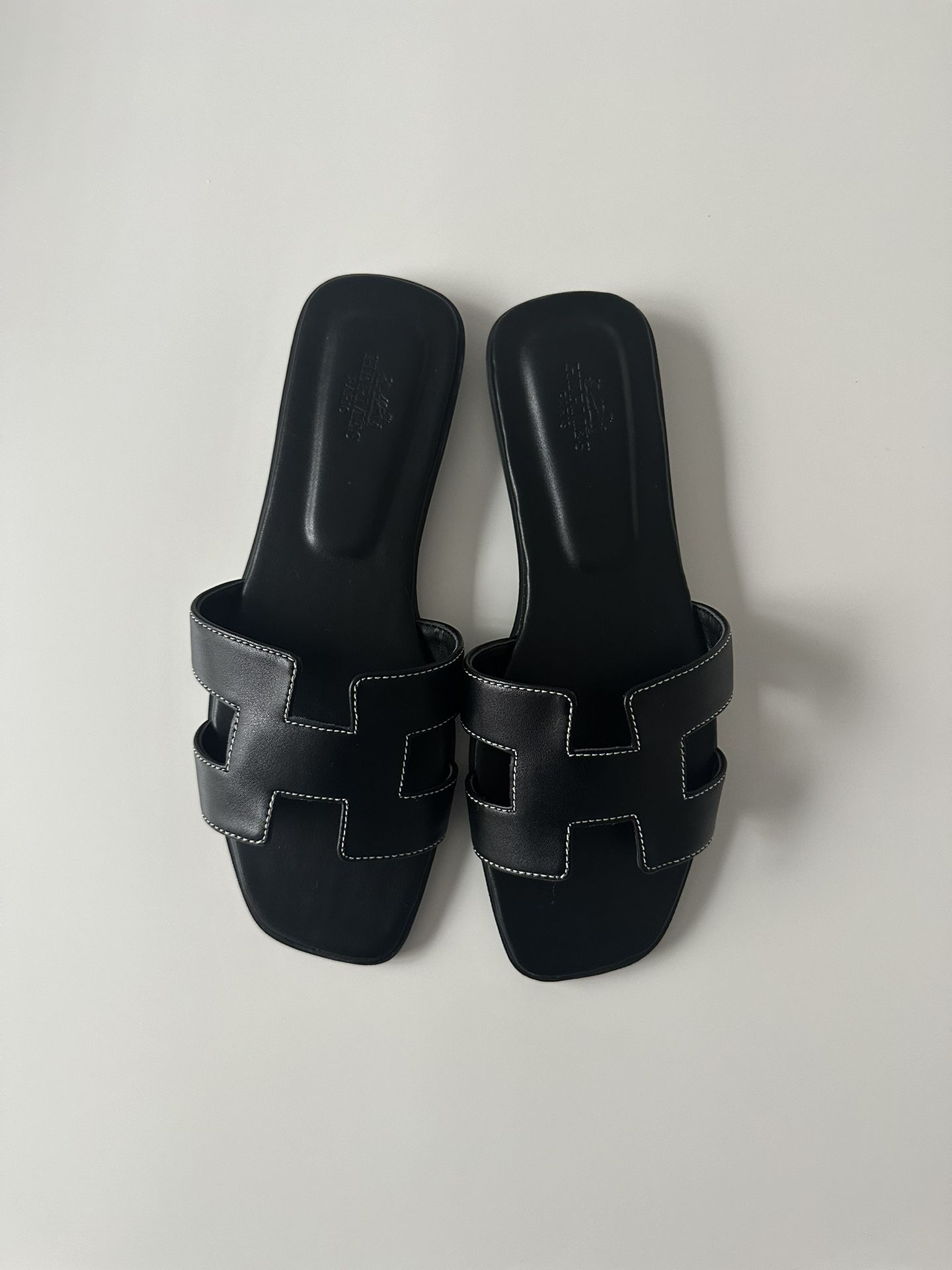Hermes Oran Sandal Black Calfskin White Top Stitch Flat Shoes Size 39