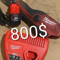Milwaukee m12 trabaja Bien