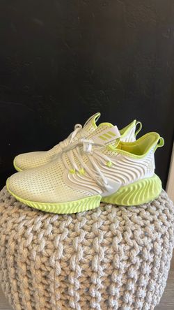 10.5 MENS adidas shoes