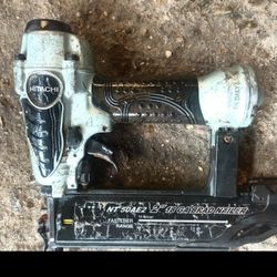 Hitachi Finish Nail And Brad Gun