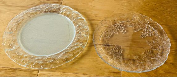 2 pc. Serving set, 12 1/2” diameter round platter and 10 1/4” diameter round dish.
