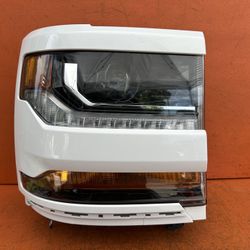 2016 2017 2018 CHEVROLET SILVERADO 1500 RIGHT PASSENGER SIDE HEADLIGHT OEM