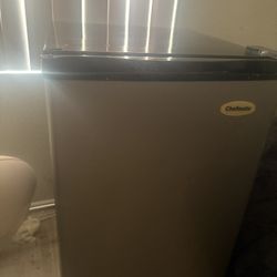 Mini Fridge 