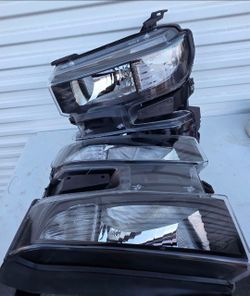 19-24 Chevrolet Silverado Headlights Luces Micas Calaveras Faros Faroles Focos Headlamps Chevy