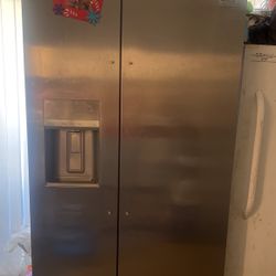 Refrigerator 
